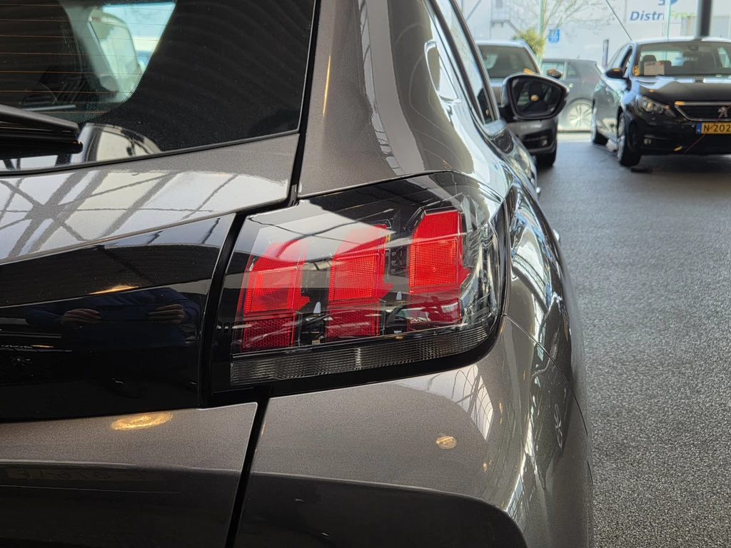 Peugeot 208 – foto 11