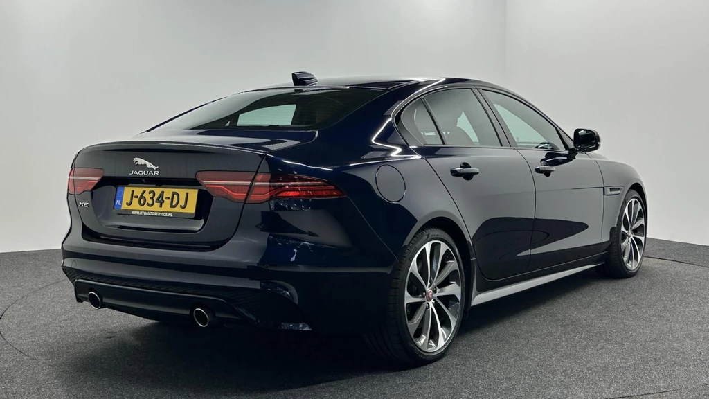 Jaguar XE – foto 5