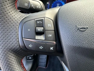 Ford Kuga – thumbnail 23