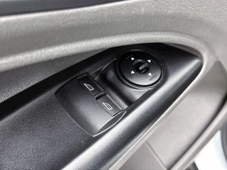 Ford Transit Connect – thumbnail 32