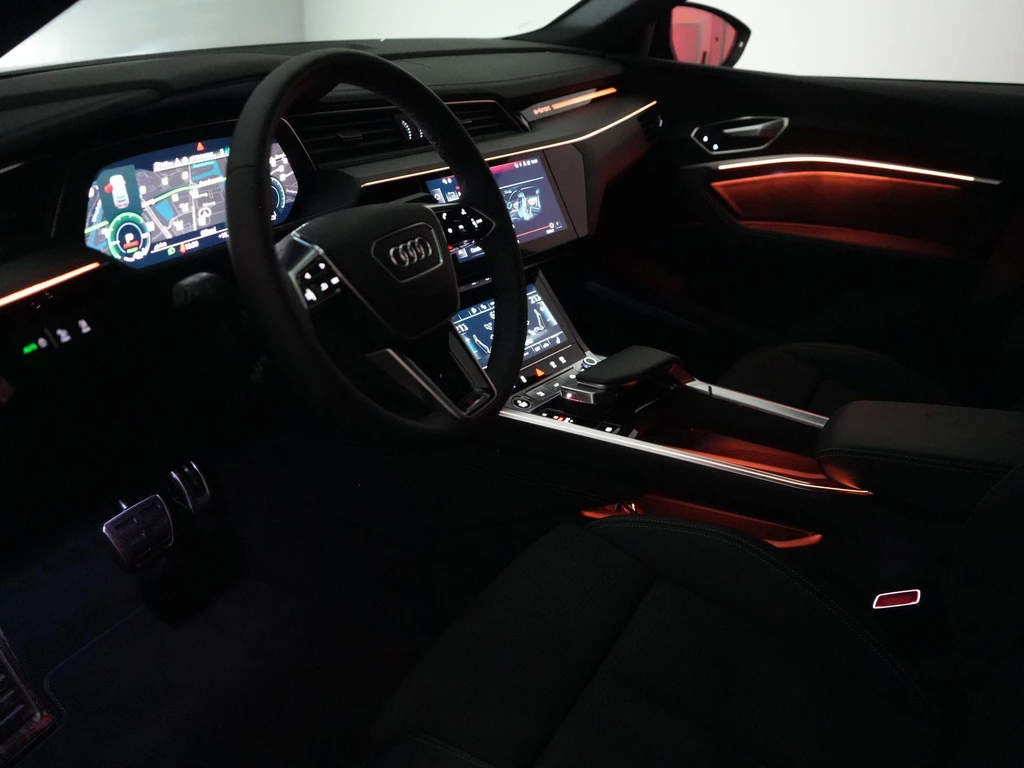 Audi Q8 Sportback e-tron – foto 36