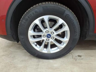 Ford Kuga – thumbnail 16