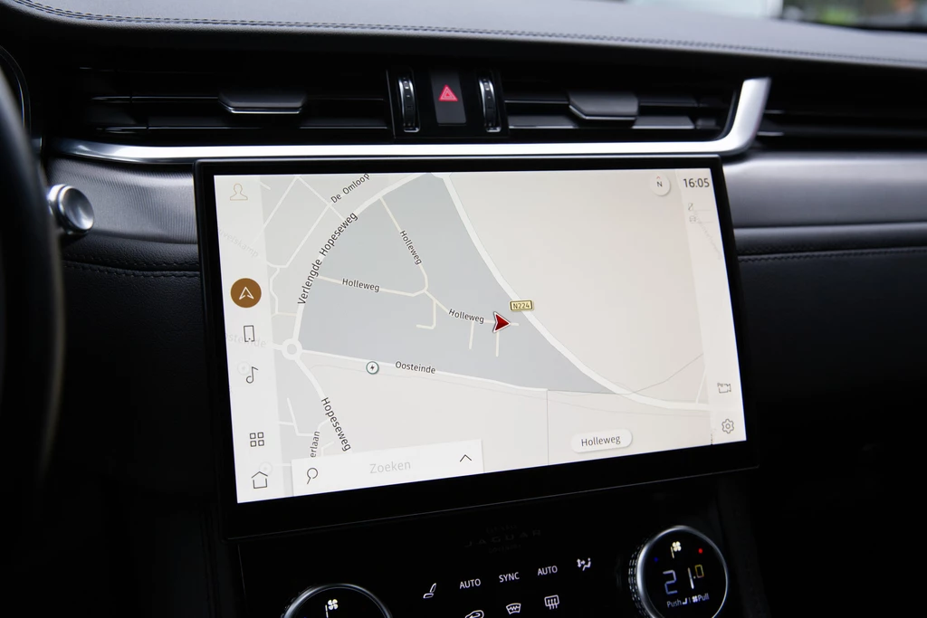 Jaguar F-PACE – foto 14