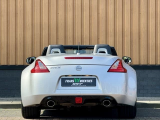 Nissan 370Z – thumbnail 4
