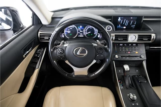 Lexus IS – thumbnail 10