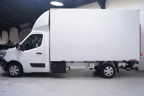 Nissan Interstar 2.3 dCi 165 pk Bakwagen+Laadklep Apple Carplay Navi, Camera, Dakspoiler, Cruise Control, 3-Zits