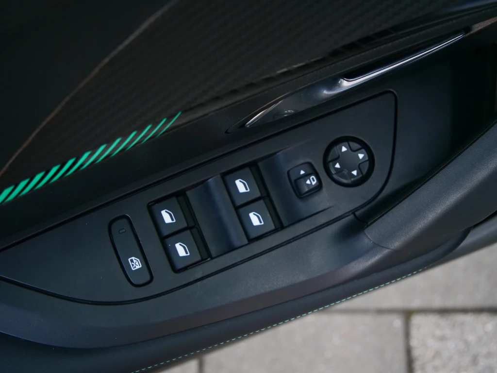 Peugeot e-2008 – foto 15
