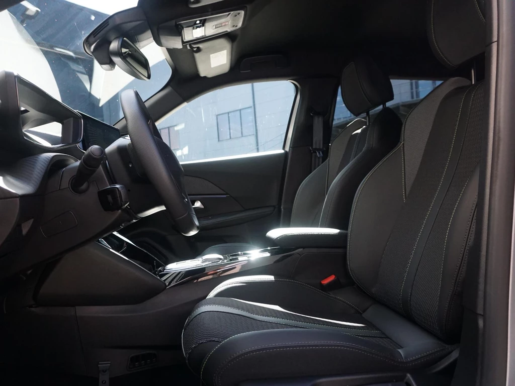 Peugeot e-2008 – foto 14