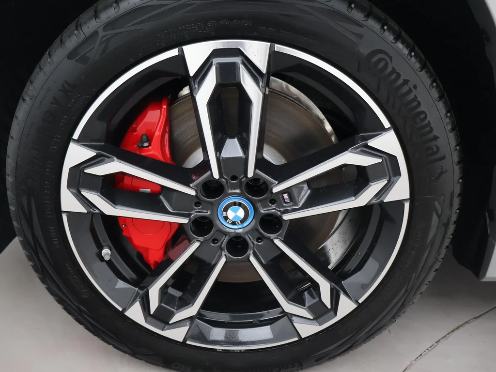 BMW iX1 – foto 10