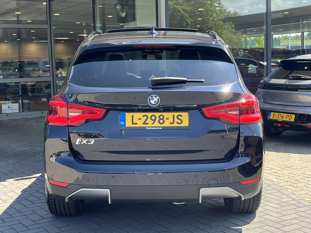 BMW iX3 – foto 4