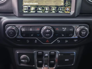 Jeep Wrangler – thumbnail 56