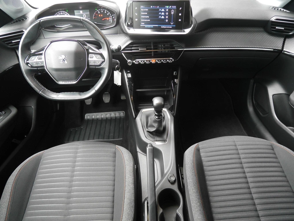 Peugeot 208 – foto 12