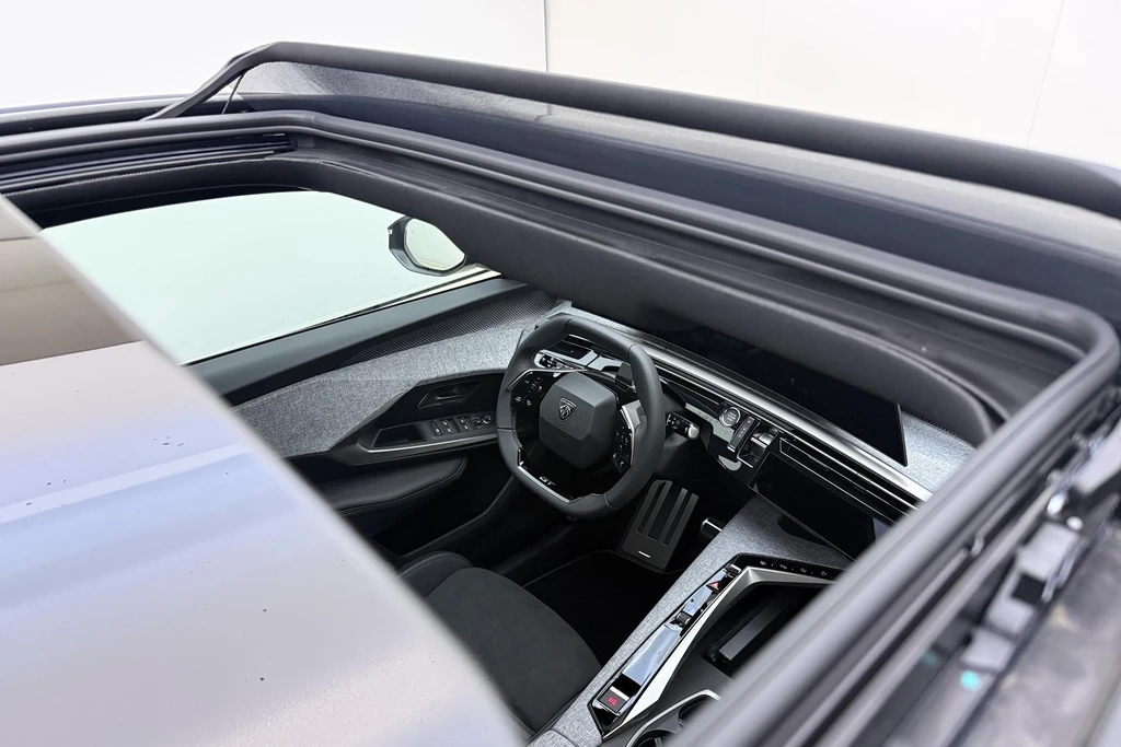 Peugeot e-3008 – foto 18