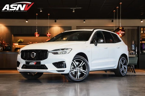 Volvo XC60 2.0 T6 Plug-in hybrid AWD R-Design, 350 PK, Surround/View, Bowers/Wilkins, Head/Up, Adapt.Cruise/Control, BTW!!
