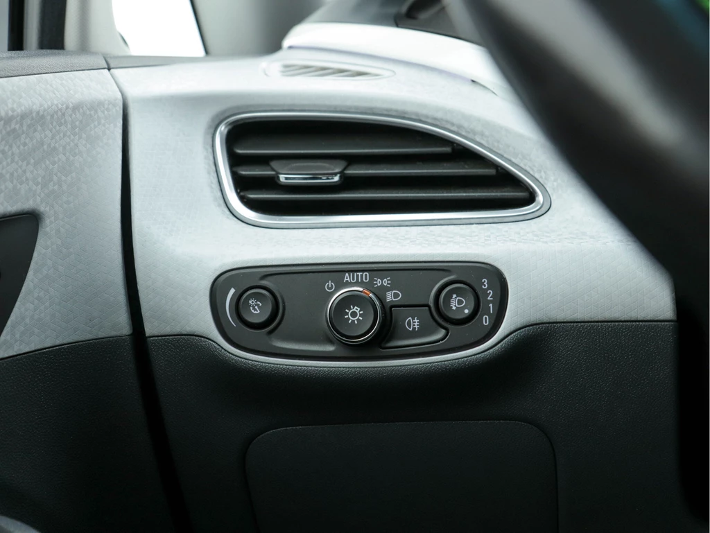 Opel Ampera-e – foto 18