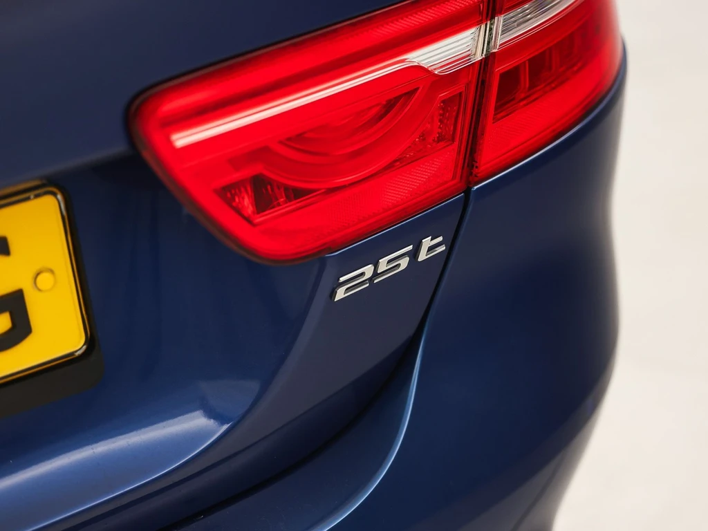 Jaguar XE – foto 27