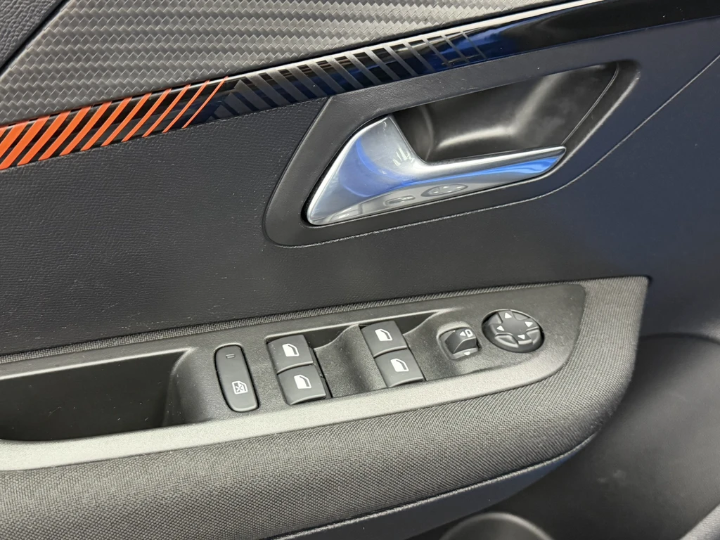 Peugeot e-208 – foto 26