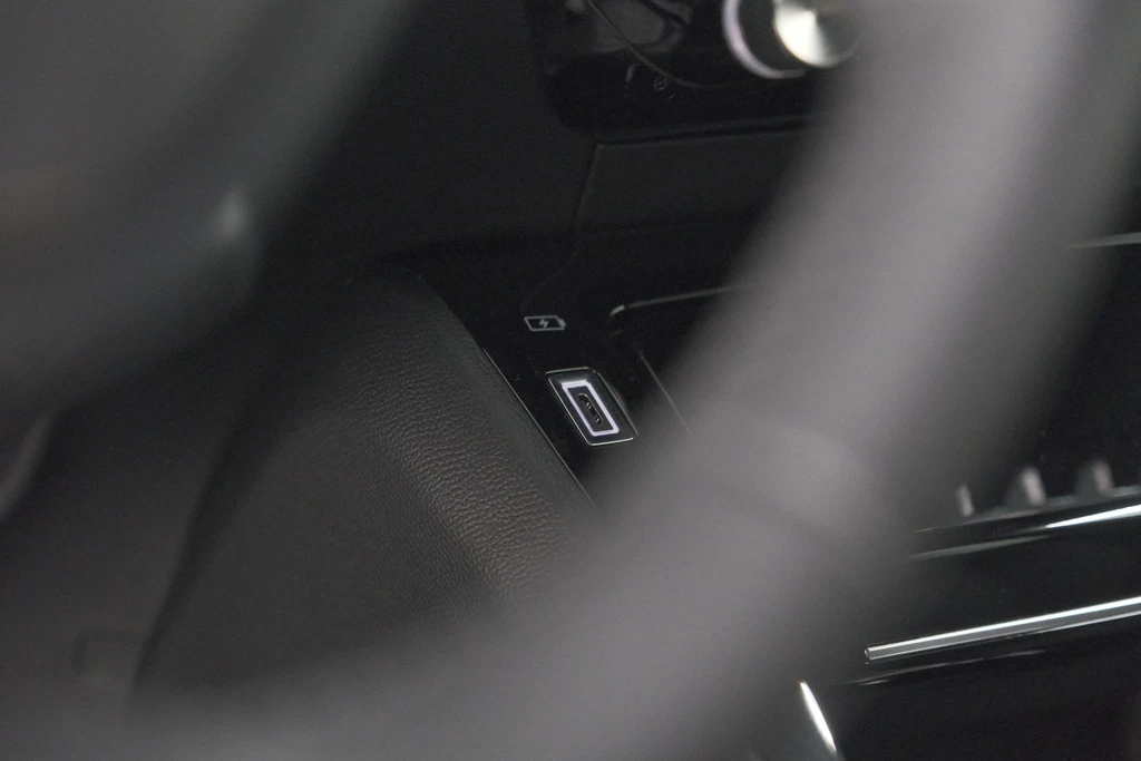 Peugeot e-2008 – foto 32