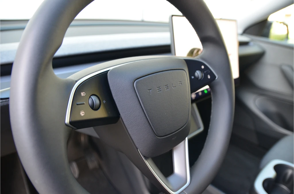Tesla Model Y – foto 15