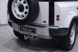 Land Rover Defender – thumbnail 7