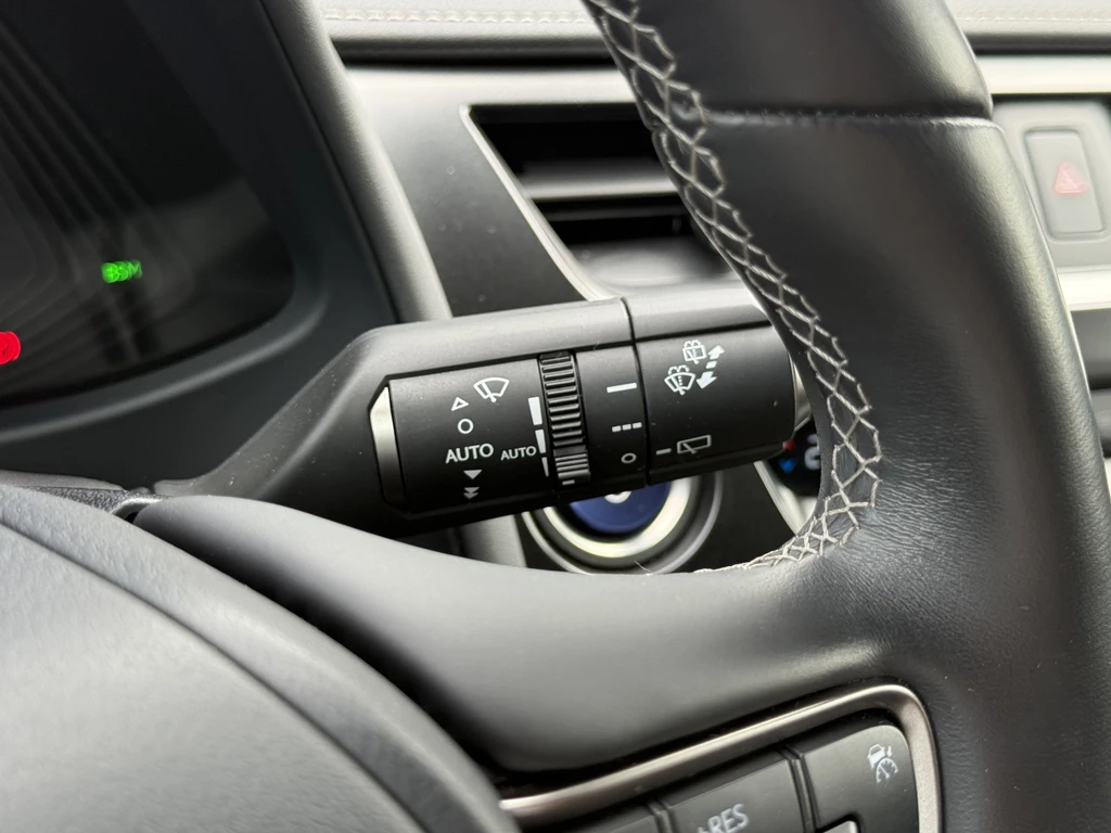 Lexus UX – foto 18
