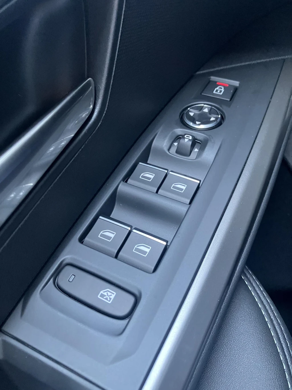 Peugeot e-3008 – foto 27