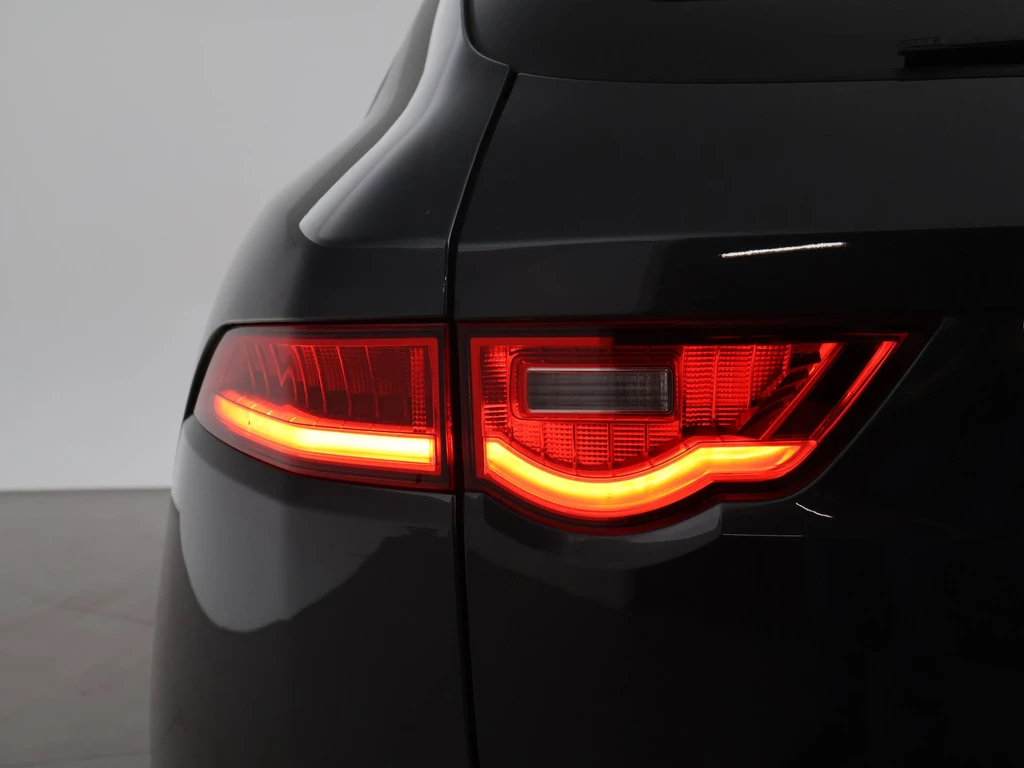 Jaguar F-PACE – foto 19