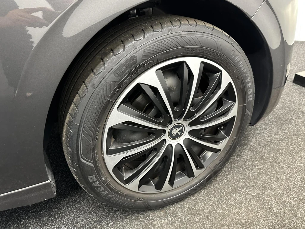 Peugeot 208 – foto 10