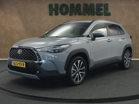 Toyota Corolla Cross Hybrid 140 Style  - ORIGINEEL NEDERLANDSE AUTO - AFKOMSTIG VAN 1E EIGENAAR - PARKEERSENOREN VOOR/ ACHTER - THUISKOMER RESERVEWIEL - DODEHOEK DETECTIE - ELEKTRISCHE ACHTERKLEP - NAVIGATIE - CAMERA - CLIMATE CONTROL