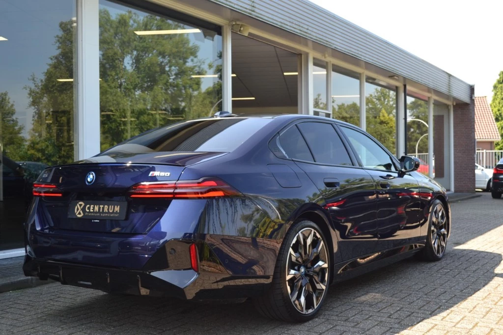BMW i5 – foto 4
