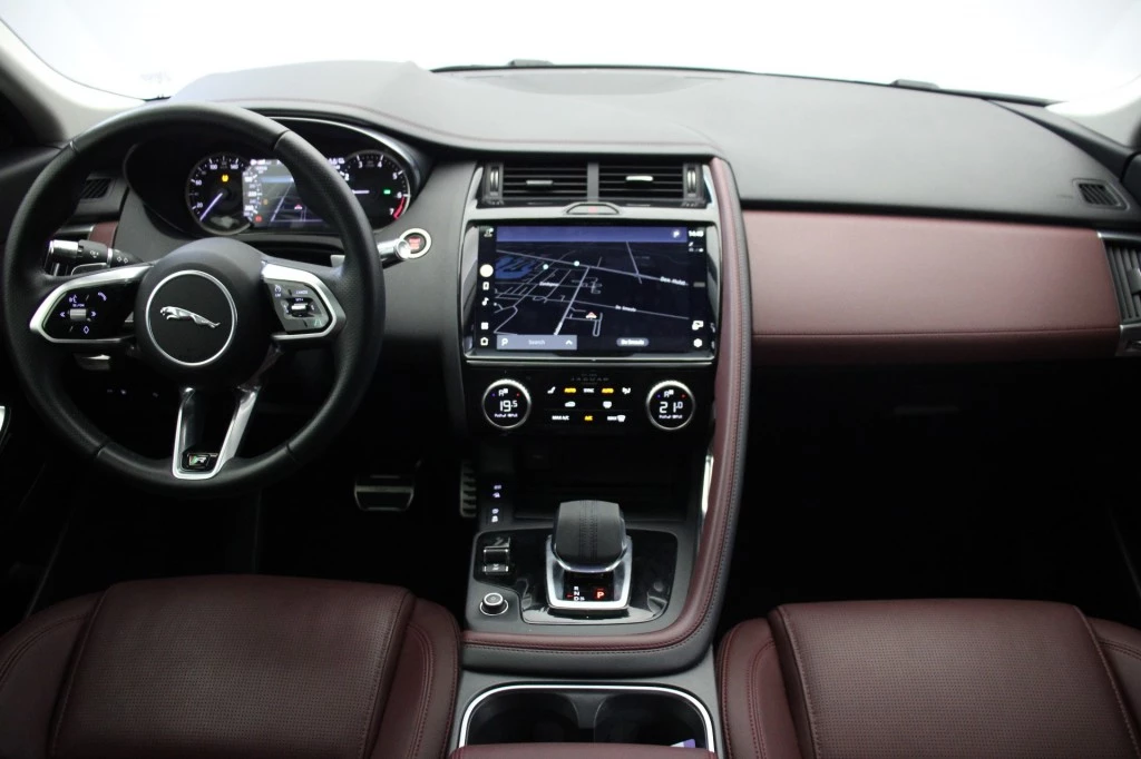 Jaguar E-PACE – foto 11