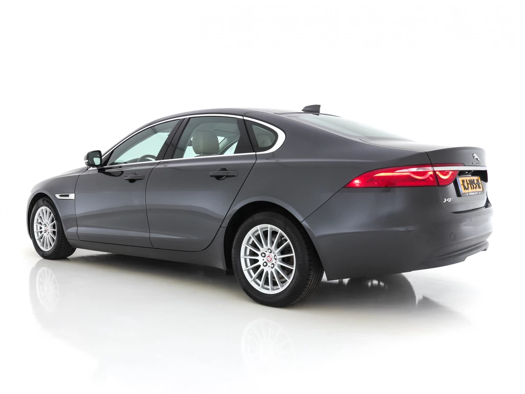 Jaguar XF – foto 2