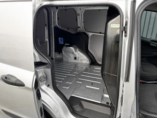 Ford Transit Courier – thumbnail 26
