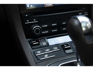Porsche 911 – thumbnail 25
