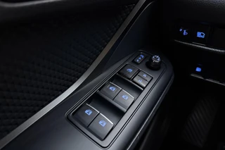Toyota C-HR – thumbnail 18