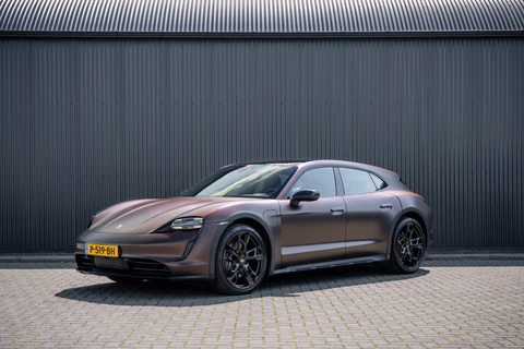 Porsche Taycan Cross Turismo 4 | 93kWh | SOH 91% | Luchtvering | Panoramdak
