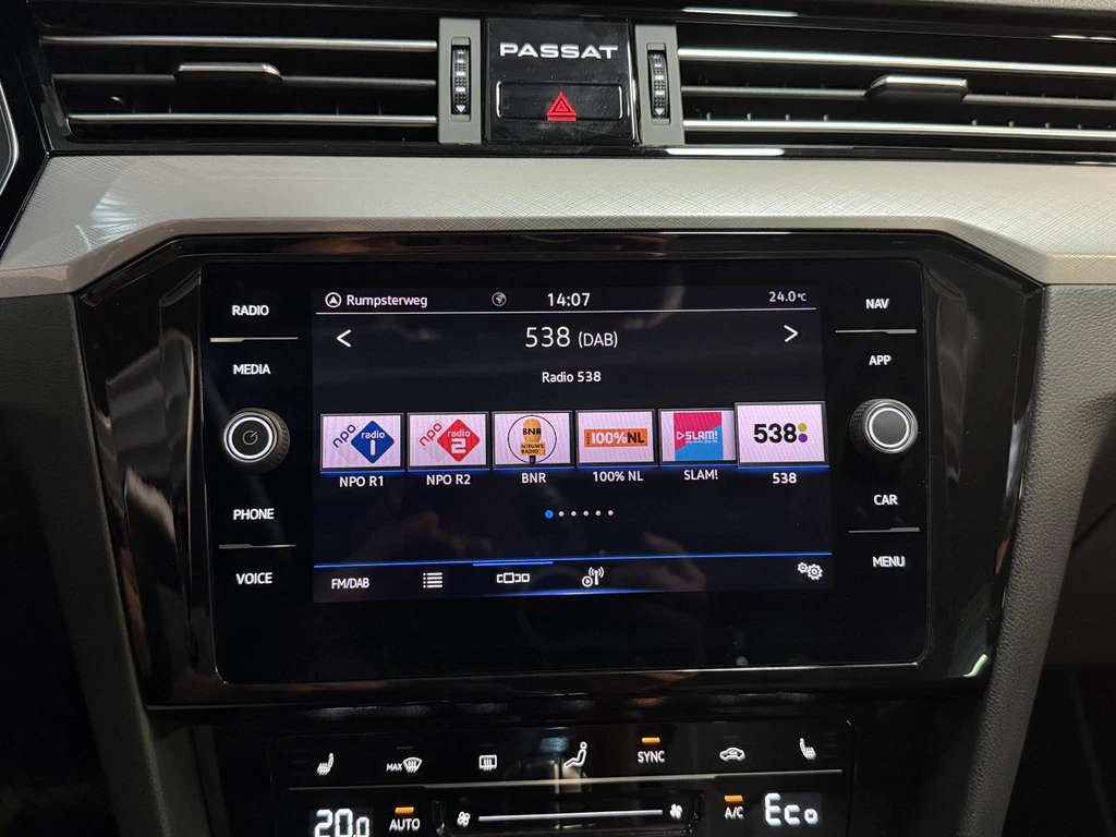 Volkswagen Passat – foto 22