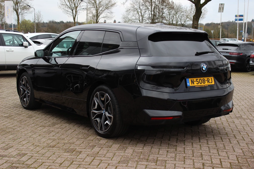 BMW iX – foto 3