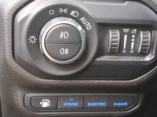 Jeep Wrangler – thumbnail 12