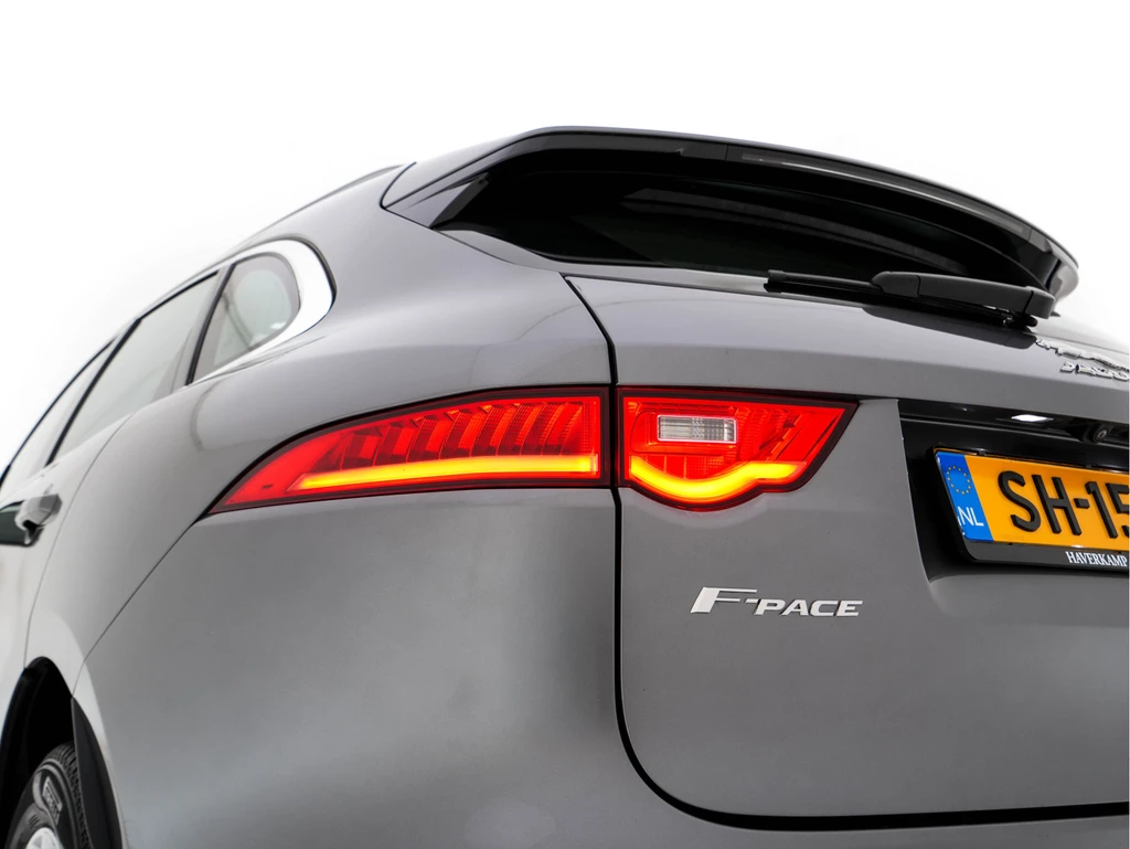 Jaguar F-PACE – foto 32