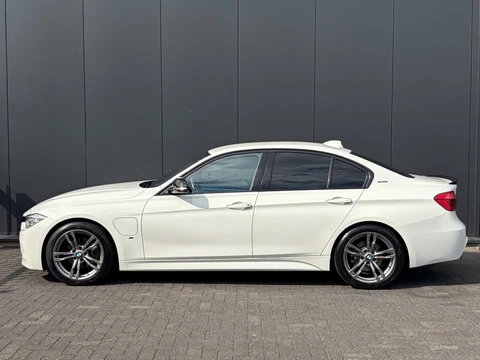 BMW 3 Serie 330e M Sport Shadow Leder Navi LED Cruise SOH 91% NL-auto
