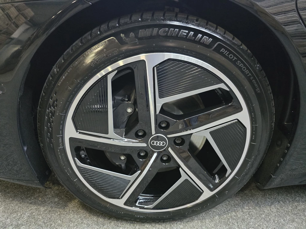 Audi e-tron GT – foto 8