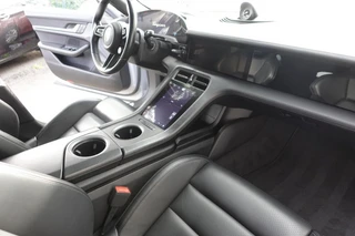 Porsche Taycan – thumbnail 11