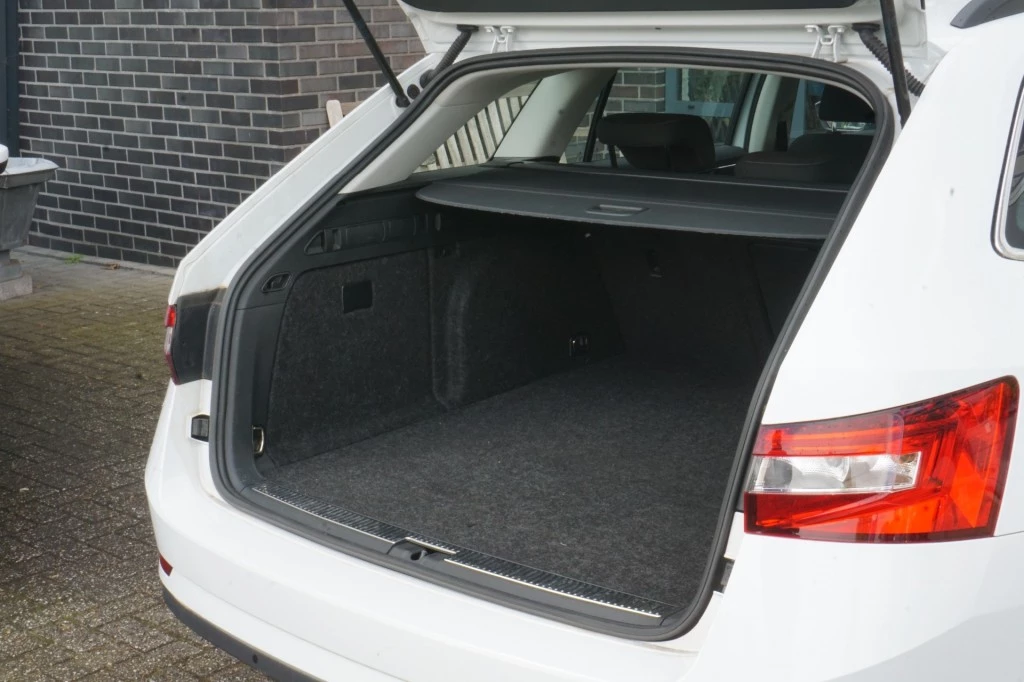 Škoda Superb – foto 17