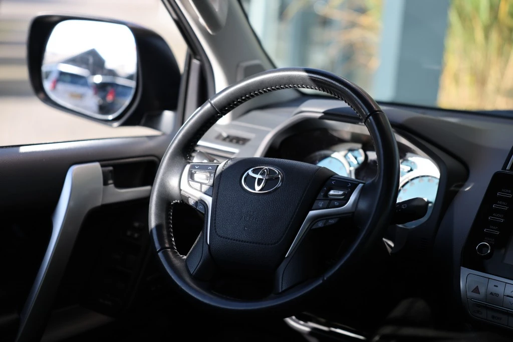Toyota Land Cruiser – foto 14