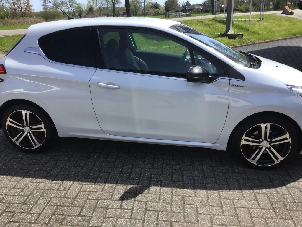 Peugeot 208 – foto 5