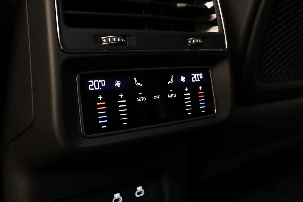 Audi RSQ8 – foto 16