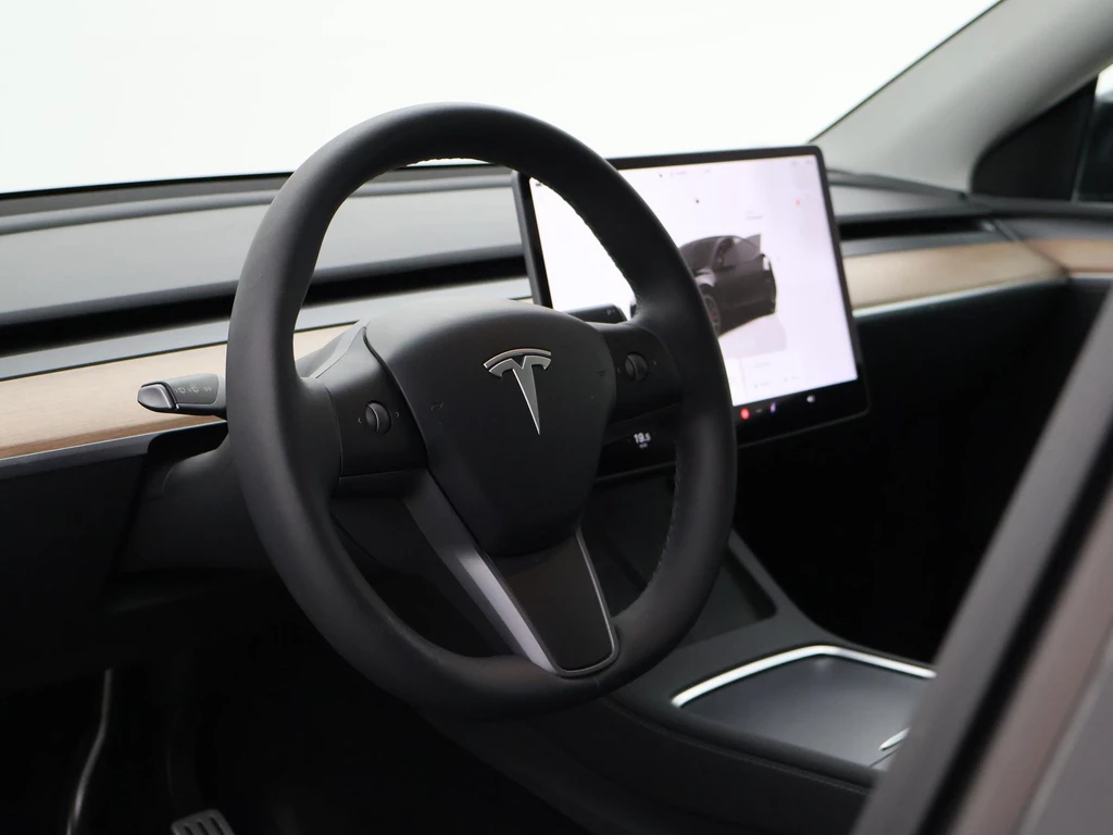 Tesla Model Y – foto 17