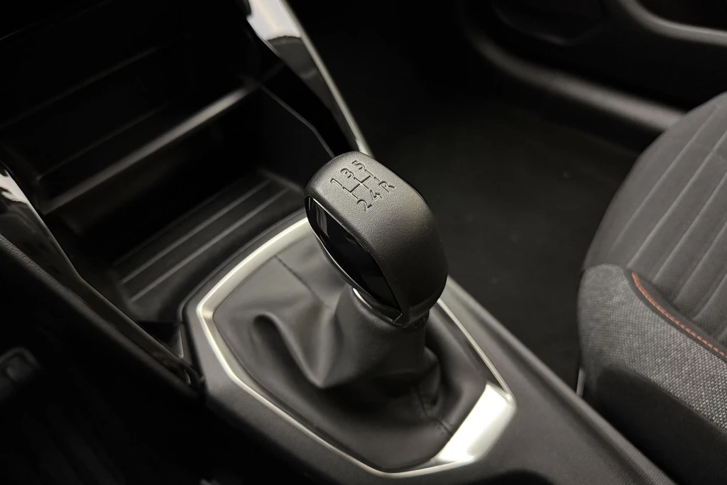 Peugeot 208 – foto 24