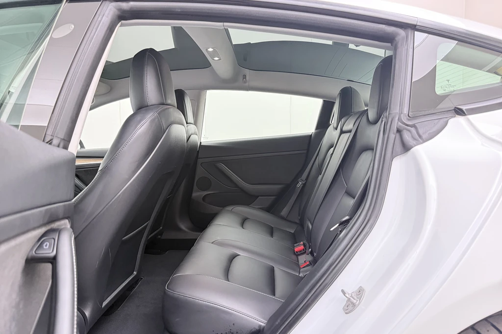 Tesla Model 3 – foto 12